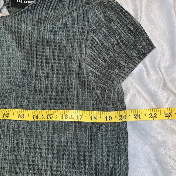 Sabina Musayev green blossom crinkle pleated Midi Dress side slits short sleeve - Picture 5 of 5